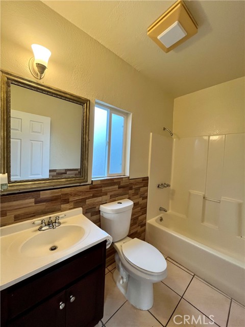 Detail Gallery Image 7 of 17 For 1336 W 109 St, Los Angeles,  CA 90044 - 2 Beds | 1 Baths