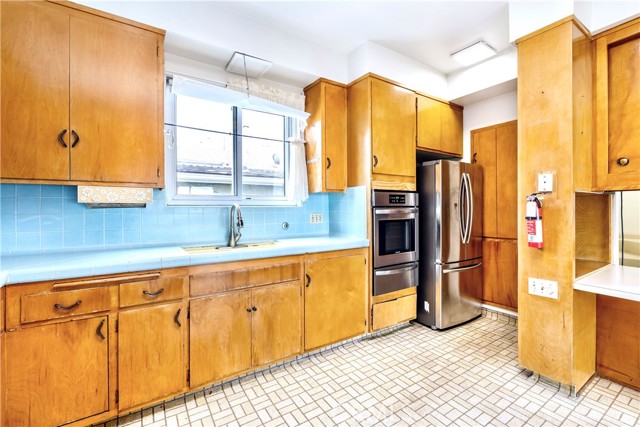 112 44th Street, Manhattan Beach, California 90266, ,Residential Income,Sold,44th,SB23094760