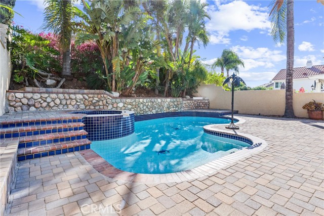 4441 Foxrun Drive, Chino Hills CA: https://media.crmls.org/medias/08157585-baad-4123-b191-a57a11430ea1.jpg