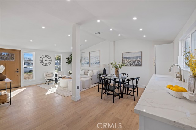 Detail Gallery Image 8 of 22 For 19017 Drycliff St, Canyon Country,  CA 91351 - 3 Beds | 1 Baths