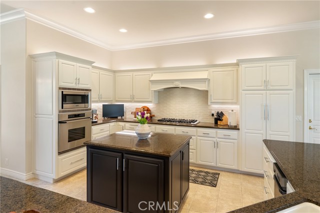 Detail Gallery Image 11 of 60 For 2261 Almond Springs, Paso Robles,  CA 93446 - 4 Beds | 3 Baths