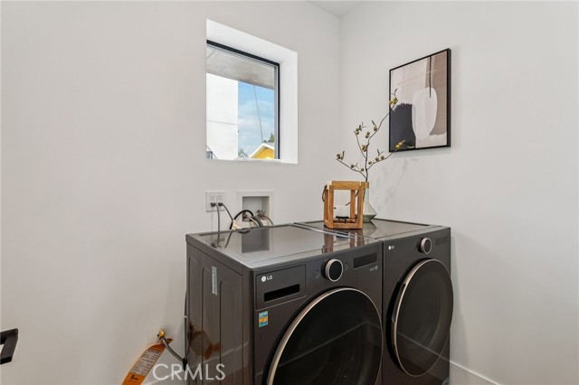 Detail Gallery Image 15 of 34 For 542 N Commonwealth Ave, Silver Lake Los Angeles,  CA 90004 - 3 Beds | 2/1 Baths