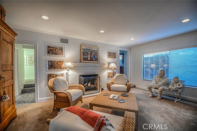 2137 Channel Road, Newport Beach CA: https://media.crmls.org/medias/0816c8f8-6cf3-4870-8938-7768e99c8bce.jpg