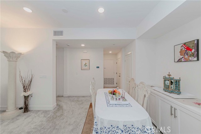 7002 Citron Lane, Cypress CA: https://media.crmls.org/medias/0817462d-7f14-457b-84b7-849e4a1c151b.jpg