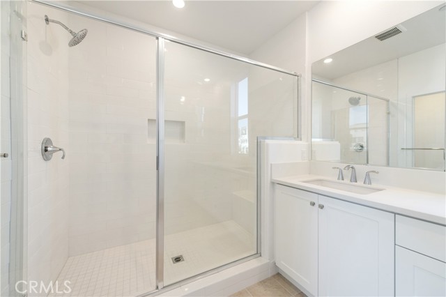 Detail Gallery Image 19 of 37 For 466 Lobata, Irvine,  CA 92618 - 4 Beds | 3/1 Baths