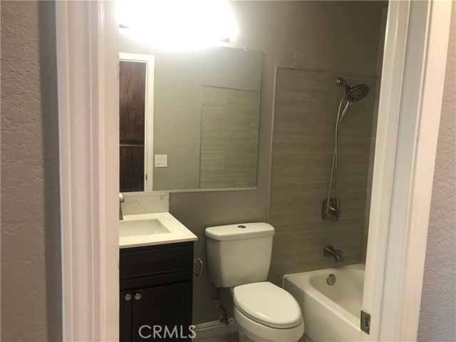 Detail Gallery Image 7 of 9 For 17946 Fairfax, Fontana,  CA 92336 - 4 Beds | 2 Baths