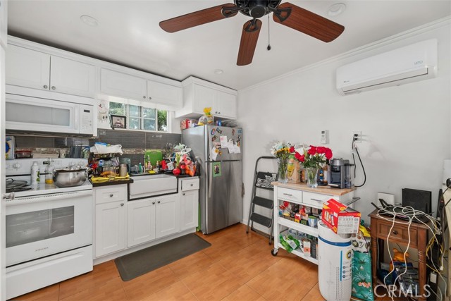 12343 Rives Avenue, Downey CA: https://media.crmls.org/medias/0818604a-b5ba-45ca-b45e-ae07d6aafb86.jpg