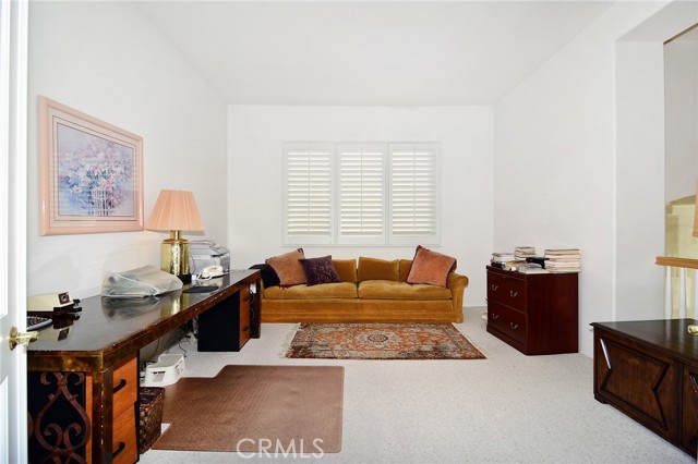 25339 Prado De Los Arboles, Calabasas CA: https://media.crmls.org/medias/0818a0d4-96f1-4059-bf8f-55be1ebbfeb3.jpg
