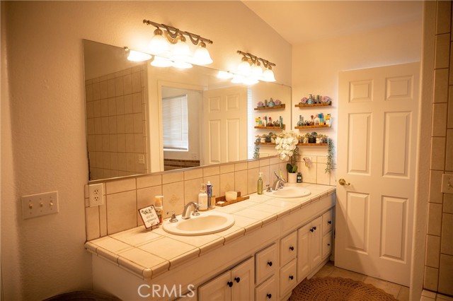 Detail Gallery Image 8 of 13 For 3720 W Bullard Ave, Fresno,  CA 93711 - 3 Beds | 2 Baths