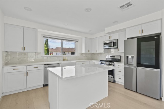 7750 Eton Avenue, Canoga Park CA: https://media.crmls.org/medias/0819a0e4-61d8-47b5-be45-32fc019173d2.jpg