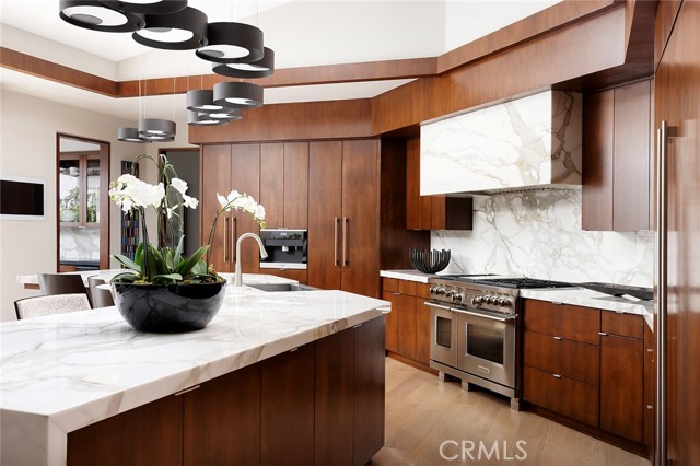 4512 Roxbury Road, Corona del Mar CA: https://media.crmls.org/medias/081c41a1-58a4-457a-9f61-61d1400847d5.jpg