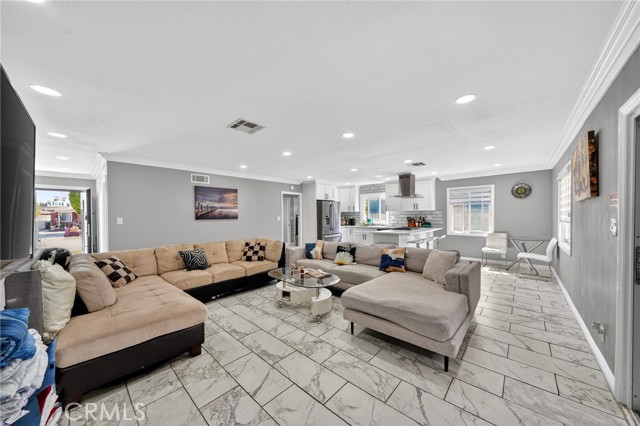 Detail Gallery Image 17 of 75 For 14061 Parson Street, Garden Grove,  CA 92843 - 6 Beds | 5 Baths