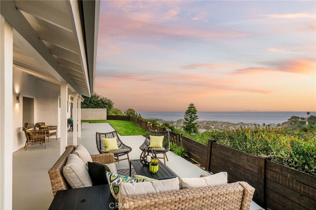 MLS #OC25117239 img 1