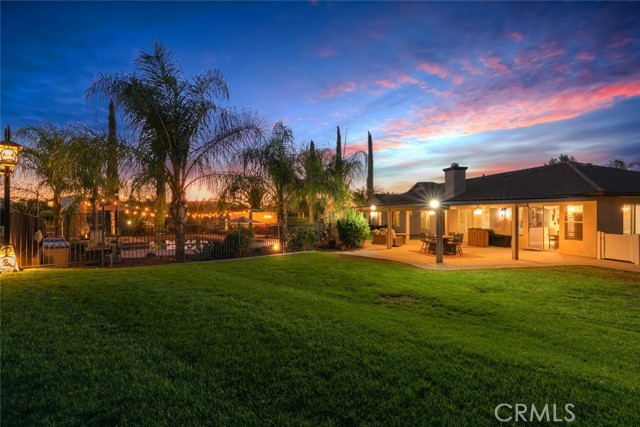 18265 Fort Lauder Lane, Perris CA: https://media.crmls.org/medias/081d9f9c-6dd3-4507-8cb6-fe7e2546f008.jpg