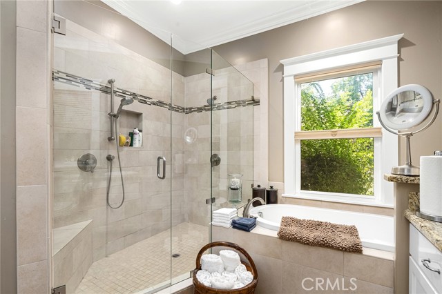 2176 Bidwell Avenue, Chico CA: https://media.crmls.org/medias/081e5d35-f1ed-4cf3-9009-aa869e8b248e.jpg