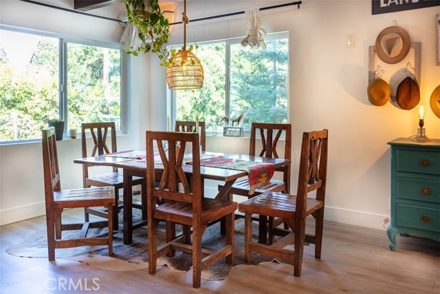 Detail Gallery Image 16 of 33 For 220 Oak Dr., Lake Arrowhead,  CA 92352 - 3 Beds | 2 Baths