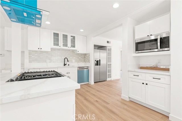 2704 184th Street, Redondo Beach CA: https://media.crmls.org/medias/081ed974-eb99-4e12-9cb8-eeae5d55c44e.jpg