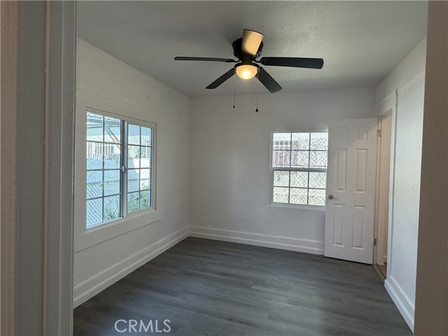 Detail Gallery Image 8 of 11 For 3842 Walton, Los Angeles,  CA 90037 - 3 Beds | 2 Baths