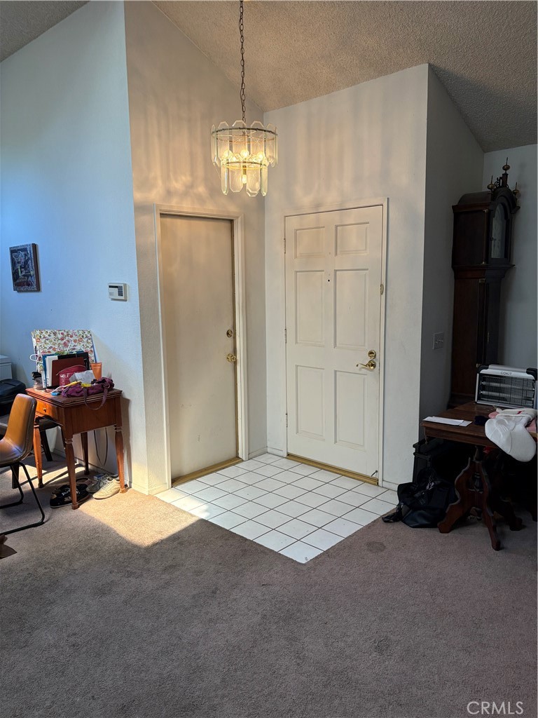 https://media.crmls.org/medias/081faddb-e531-4696-b90a-8fa83afb2bfe.jpg?preset=X-Large