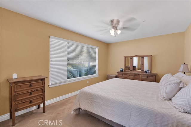 12958 Ranchero Road, Oak Hills CA: https://media.crmls.org/medias/08201a0e-c322-4fea-97a8-25cc1512c39c.jpg