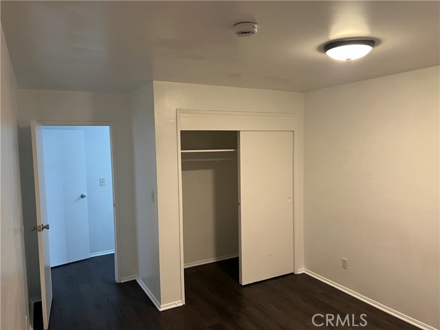 9122 S Hoover Street, Los Angeles CA: https://media.crmls.org/medias/08208d86-2325-4696-a8f0-f6eeecc6617c.jpg