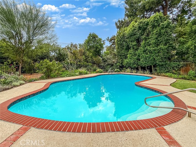 17508 Marilla Street photo 3