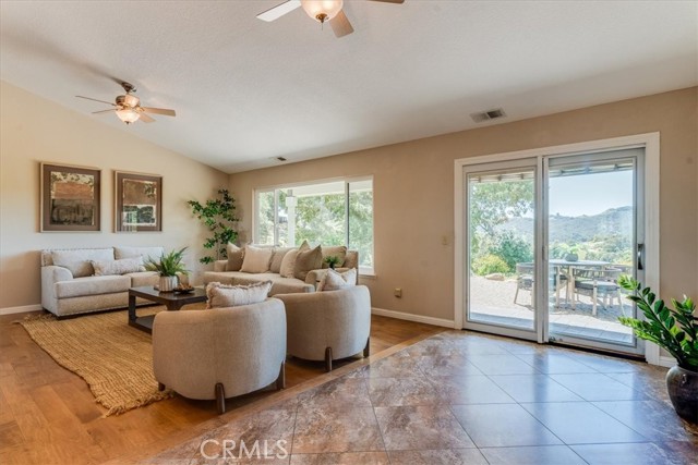 Detail Gallery Image 10 of 62 For 12405 Santa Ana, Atascadero,  CA 93422 - 4 Beds | 3/1 Baths