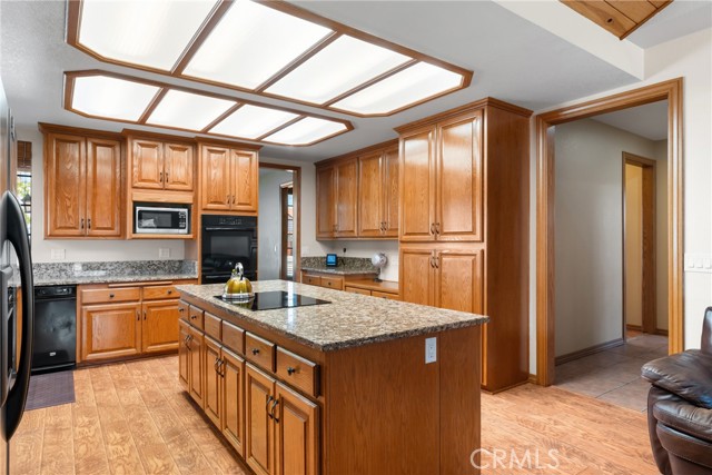 Detail Gallery Image 9 of 38 For 830 Amethyst Dr, Santa Maria,  CA 93455 - 4 Beds | 2/1 Baths