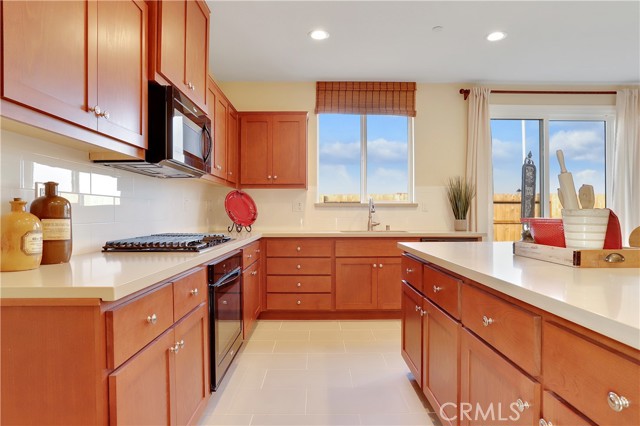 Detail Gallery Image 11 of 26 For 448 Barrett Ln, Los Banos,  CA 93635 - 4 Beds | 3 Baths