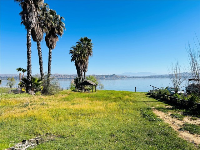 Detail Gallery Image 11 of 11 For 16086 Grand Ave, Lake Elsinore,  CA 92530 - 2 Beds | 2 Baths