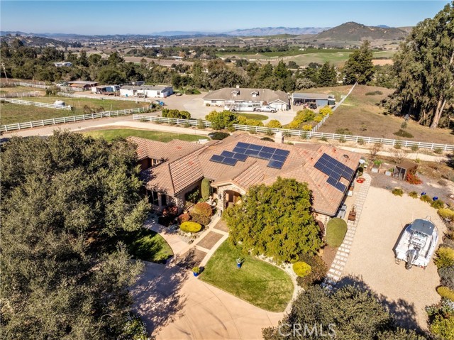 325 Red Oak Way, Arroyo Grande CA: https://media.crmls.org/medias/0822926e-ec07-4680-b05f-659894f7a7db.jpg