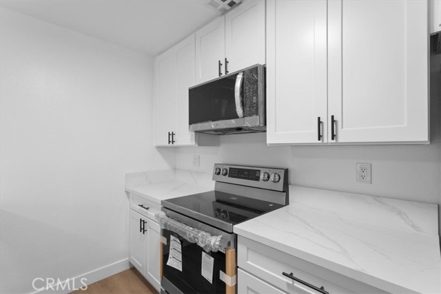 5403 Newcastle Avenue, Encino CA: https://media.crmls.org/medias/082297d0-7f6b-499d-9554-1e3e01d806b8.jpg