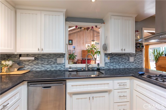 21682 Impala Lane, Huntington Beach CA: https://media.crmls.org/medias/0822ca3c-2b82-4947-be6e-5a8d044cf404.jpg