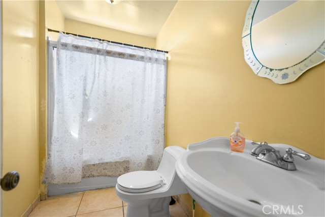 582 E 67th, Inglewood CA: https://media.crmls.org/medias/0822e2ec-4565-4a2f-a9a8-34b8ec441d96.jpg