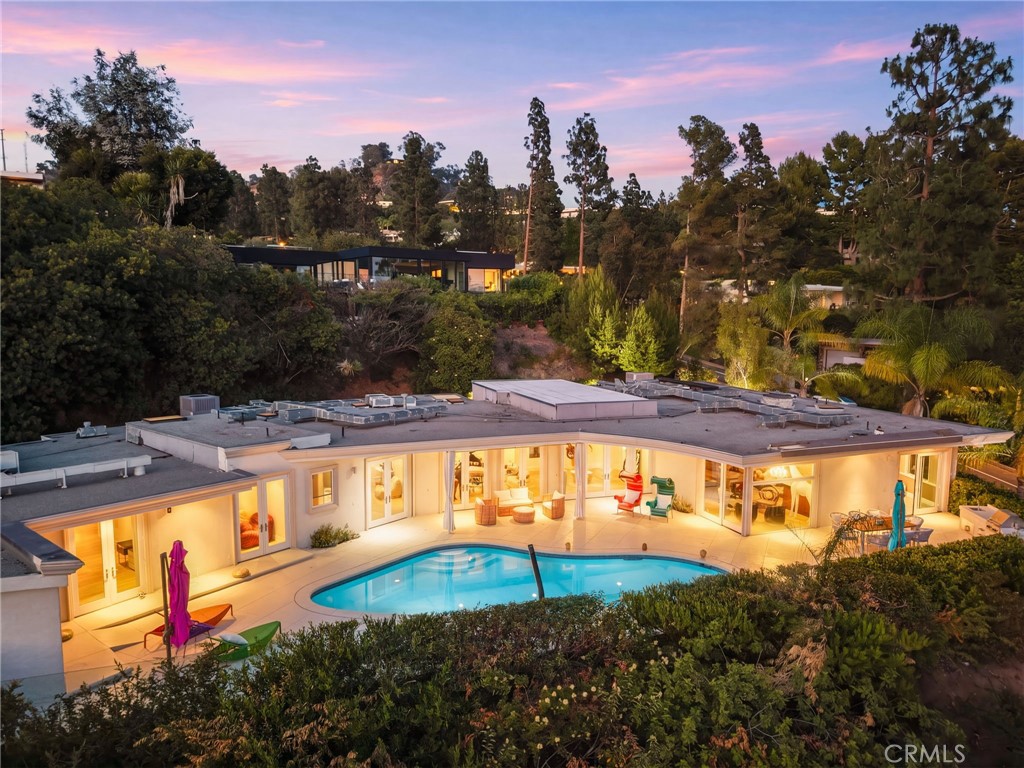 1625 Loma Vista — architectural residence