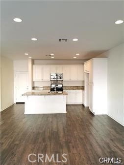 Detail Gallery Image 3 of 24 For 3055 E via Fiano, Ontario,  CA 91764 - 3 Beds | 3 Baths