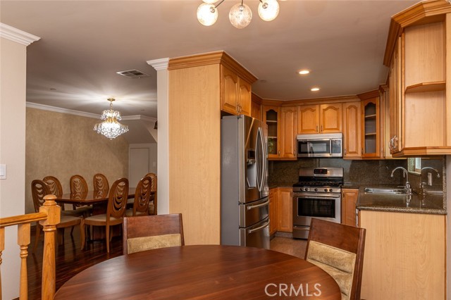 Detail Gallery Image 21 of 44 For 707 Raleigh St #5,  Glendale,  CA 91205 - 3 Beds | 3 Baths