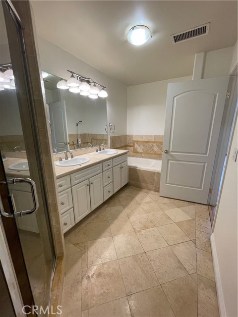 Detail Gallery Image 36 of 50 For 4612 Vista Del Monte Ave #6,  Sherman Oaks,  CA 91403 - 3 Beds | 3 Baths