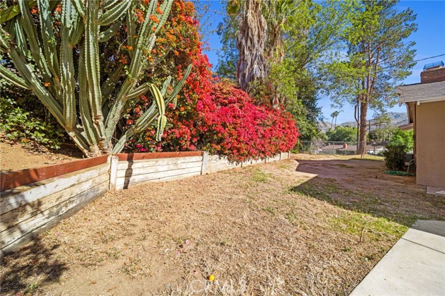 Detail Gallery Image 37 of 42 For 134 W Broadbent, Riverside,  CA 92507 - 4 Beds | 3 Baths