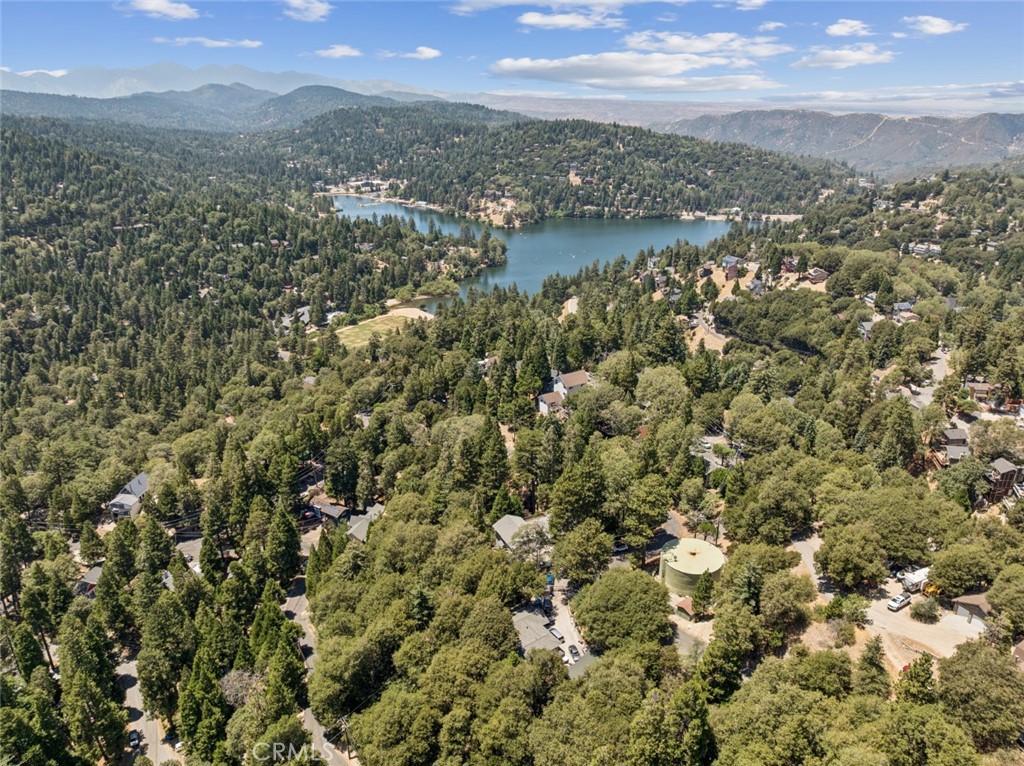 https://media.crmls.org/medias/08256fb1-48b0-4bc1-ba9b-6d996532bd59.jpg?preset=X-Large