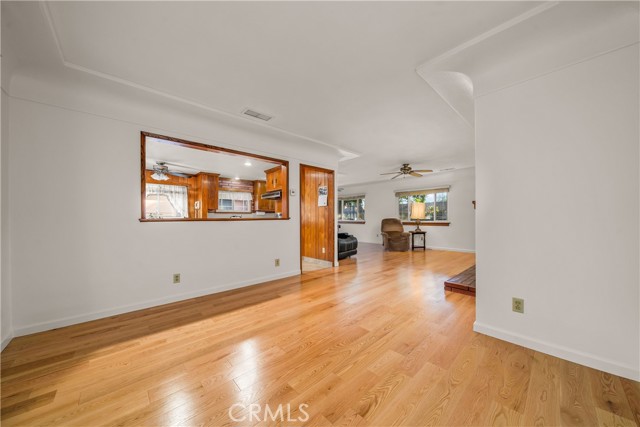 Detail Gallery Image 9 of 55 For 6107 Faculty, Lakewood,  CA 90712 - 5 Beds | 3/1 Baths