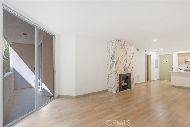 Detail Gallery Image 6 of 24 For 1745 Camino Palmero St #107,  Los Angeles,  CA 90046 - 1 Beds | 1 Baths