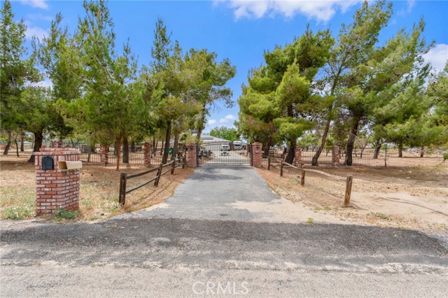 Detail Gallery Image 5 of 55 For 10080 Valle Vista Rd, Phelan,  CA 92371 - 3 Beds | 2/1 Baths