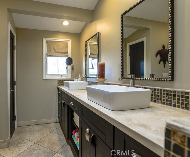 Double sinks... roomy for the whole family!