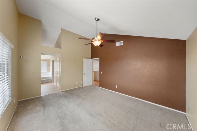 23573 Spindle Way, Murrieta CA: https://media.crmls.org/medias/0827be1f-86aa-47c5-85c6-1dd697728fa5.jpg