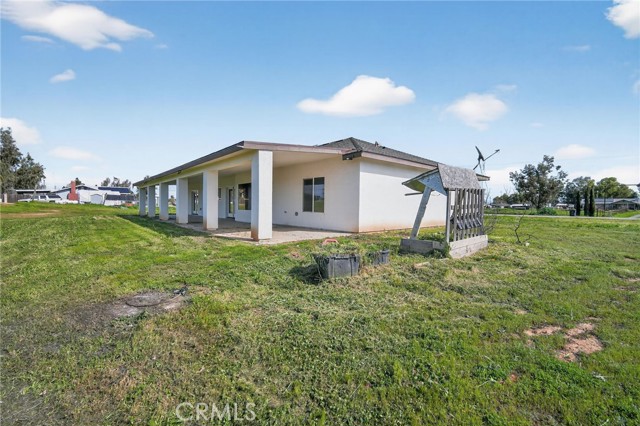 Detail Gallery Image 4 of 37 For 19774 Road 31, Madera,  CA 93638 - 4 Beds | 3 Baths