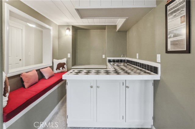 Detail Gallery Image 21 of 72 For 174 Golf Course Rd, Lake Arrowhead,  CA 92352 - 4 Beds | 3/1 Baths