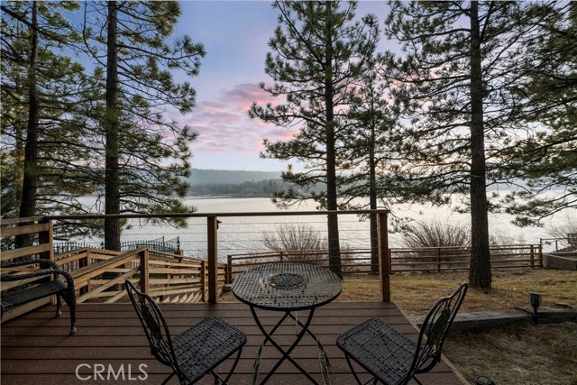 Detail Gallery Image 9 of 37 For 39521 Lake Dr, Big Bear Lake,  CA 92315 - 4 Beds | 2 Baths