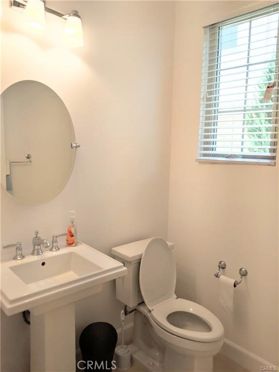 Detail Gallery Image 7 of 24 For 62 Acorn, Irvine,  CA 92620 - 4 Beds | 2/1 Baths