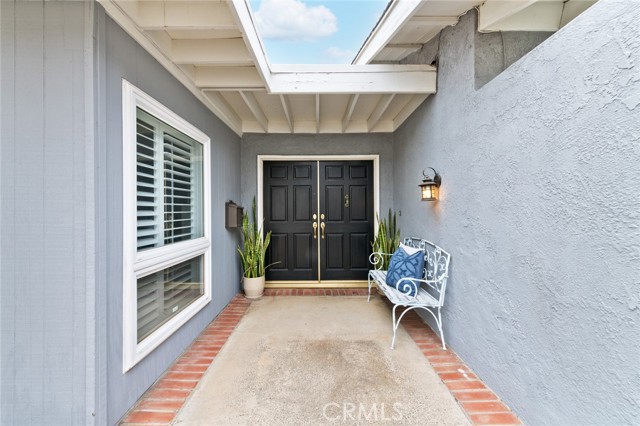 Detail Gallery Image 2 of 21 For 19292 Sierra Perla Rd, Irvine,  CA 92603 - 4 Beds | 2/1 Baths